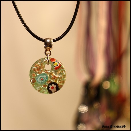 Schwarze Kette Zw.St. runder Glasanhänger